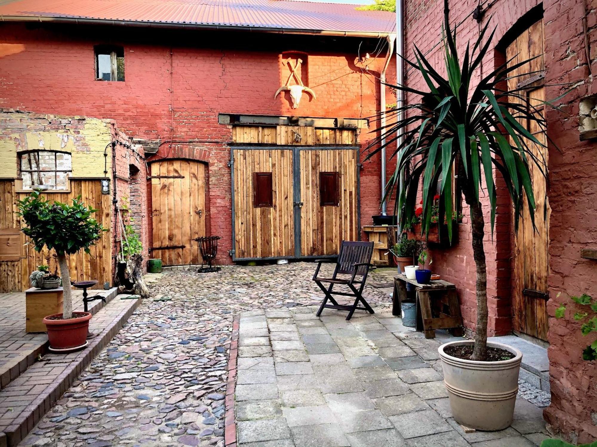 Die Alte Fleischerei - Gaestezimmer Im Historischen Stadtkern Jueterbog Exterior foto